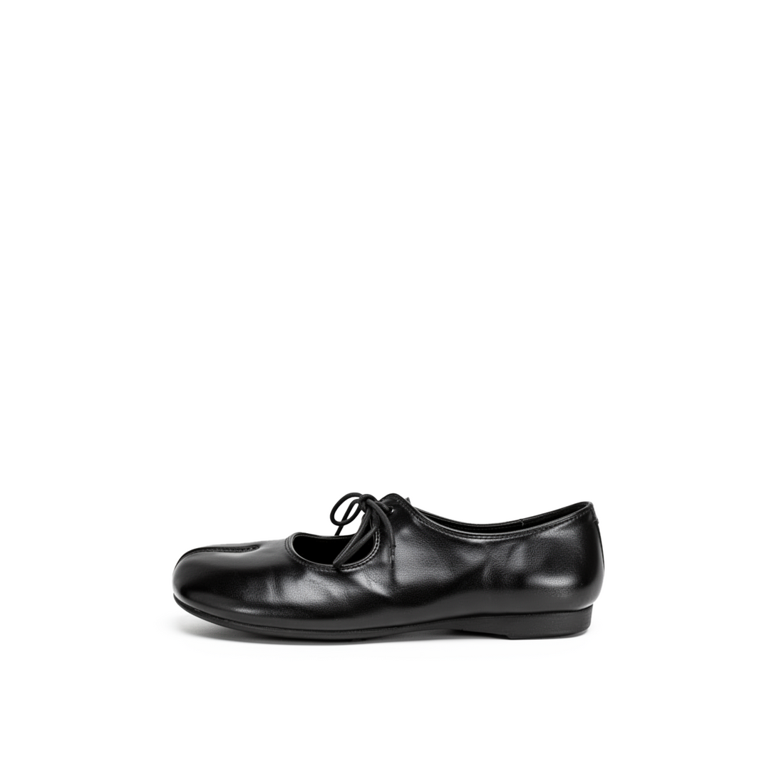 7 Tabi Shoe Outfit Ideas — Lil Cacti tabi ballet flats styling guide