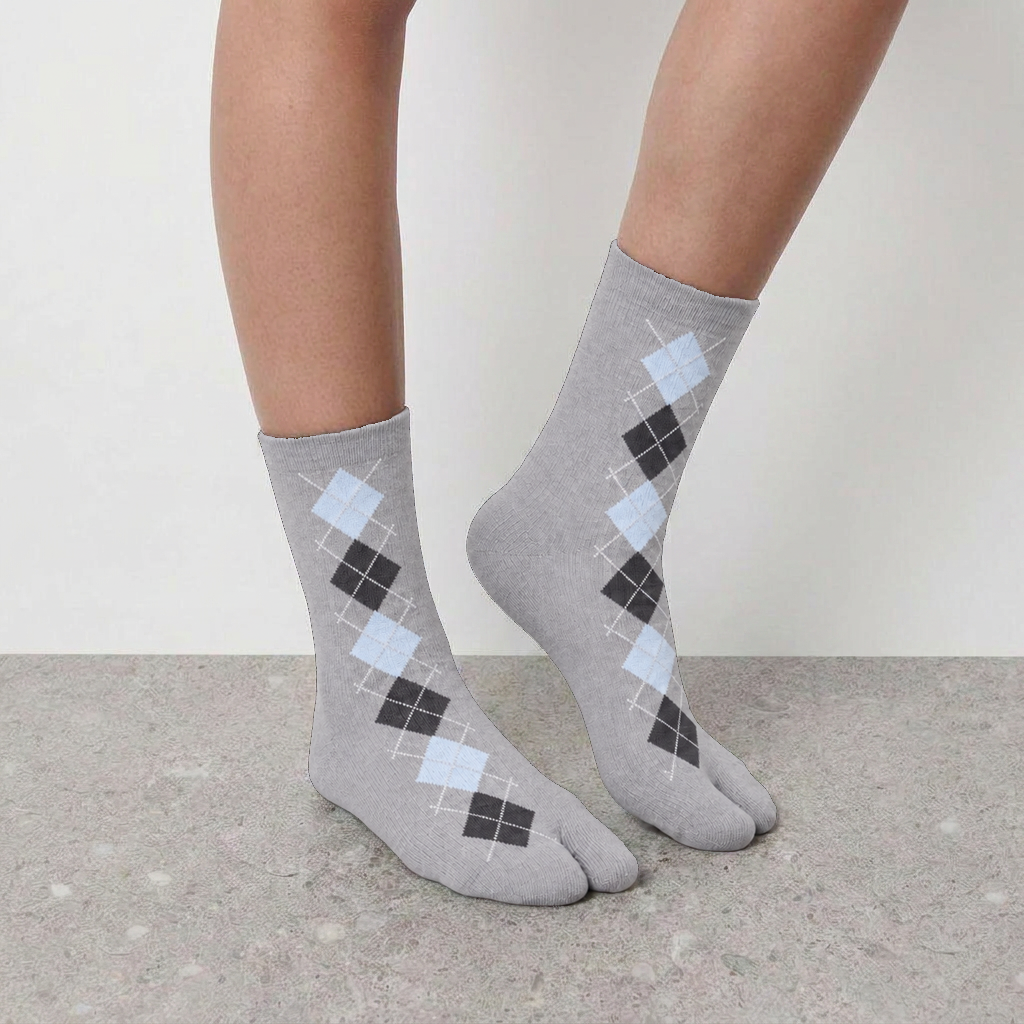 Lil Cacti Ottilia Argyle Tabi Socks in Light Gray model styling view 11