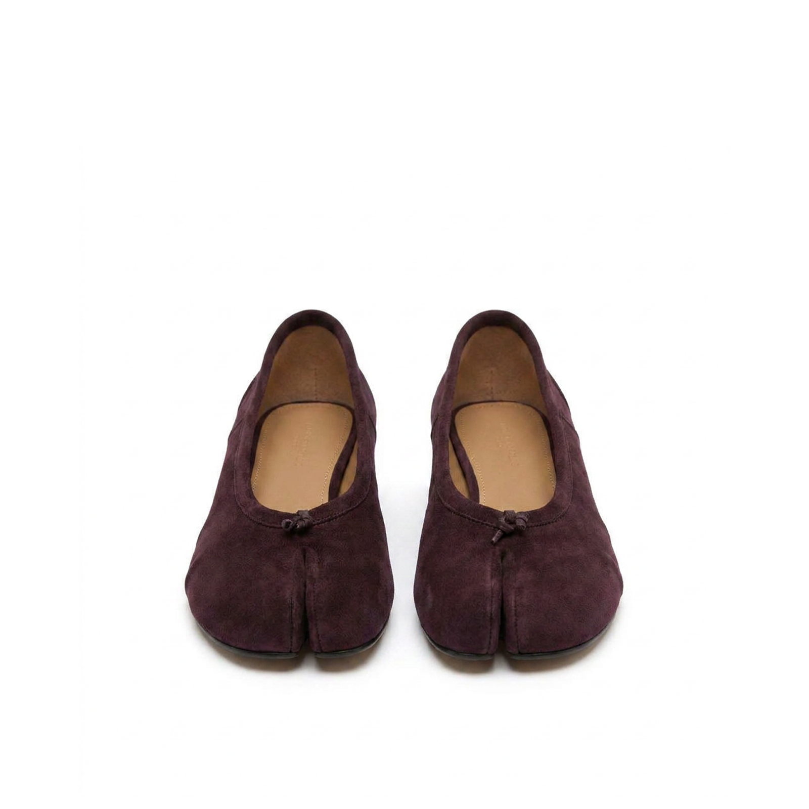 Close-up of split toe and bow detail on Amelora suede tabi heels