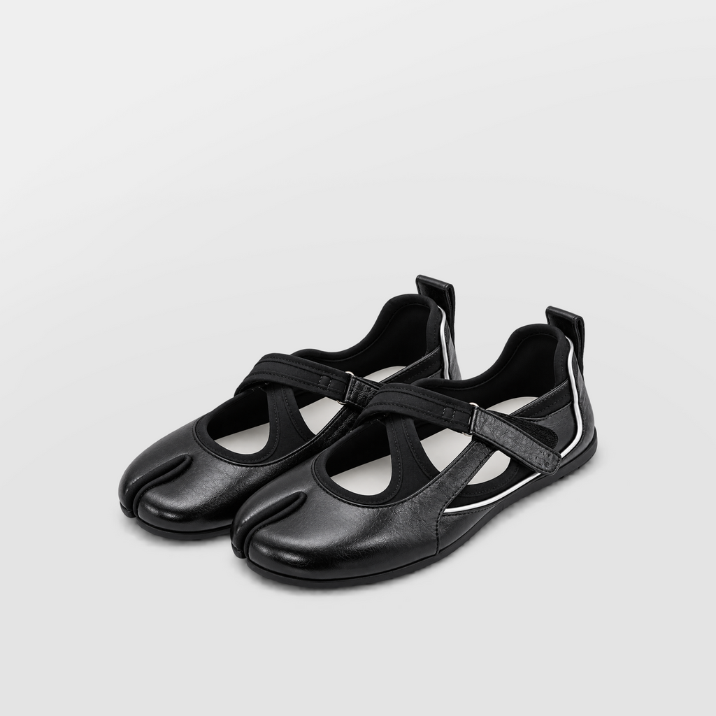 Front view of black tabi flats with the split toe opening clearly visible