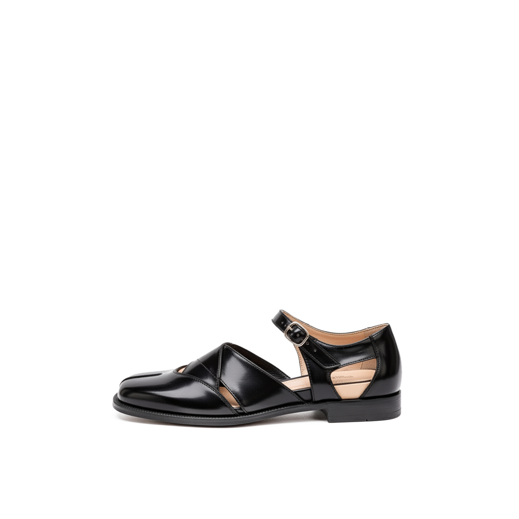 Evora Tabi Sandals in black — split-toe tabi sandal by Lil Cacti