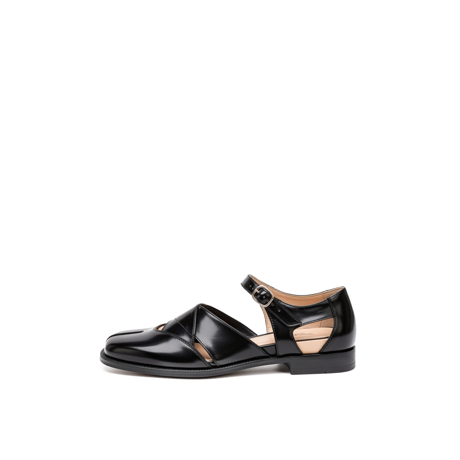 Evora Tabi Sandals in black — split-toe tabi sandal by Lil Cacti