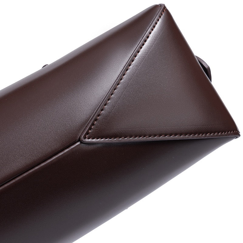 Classic Muse Baguette Bag