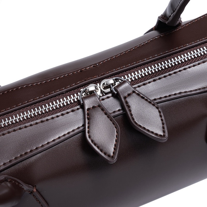 Classic Muse Baguette Bag