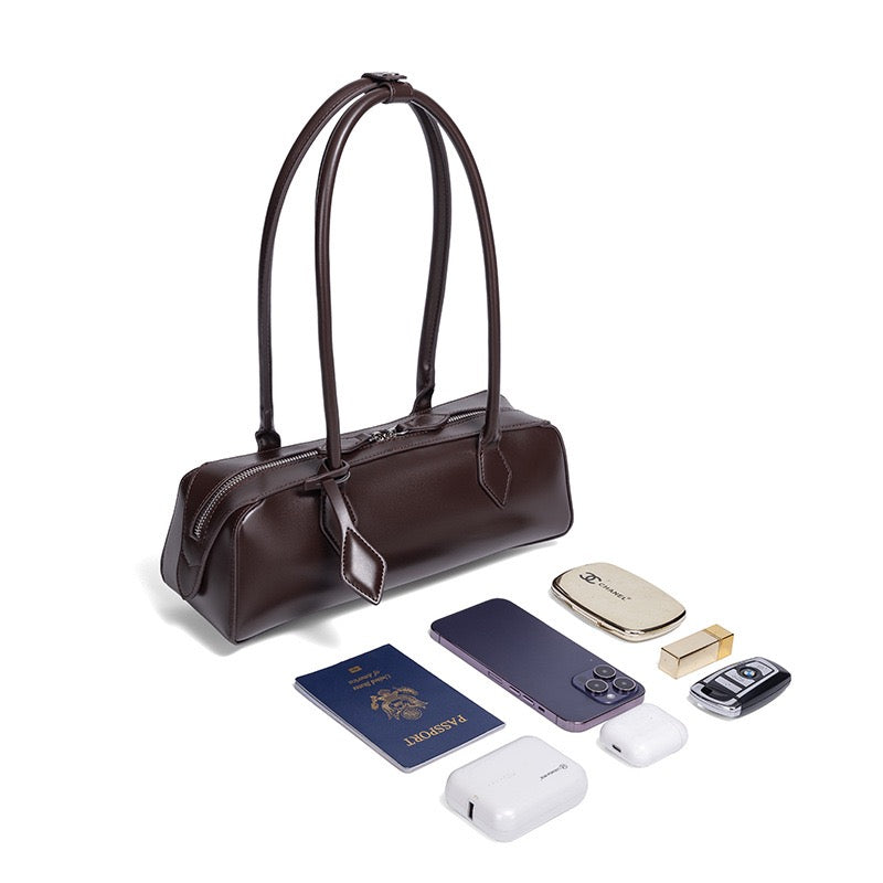 Classic Muse Baguette Bag