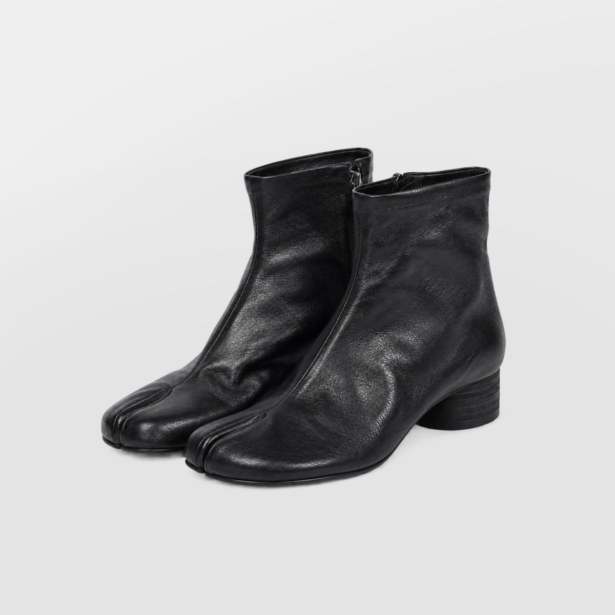 Isolde Tabi Ankle Boots by Lil Cacti — vegan tabi boots, detail of the hardware