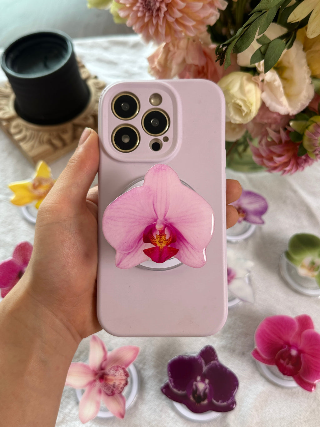 Light_pink_Orchid_Magsafe flower background
