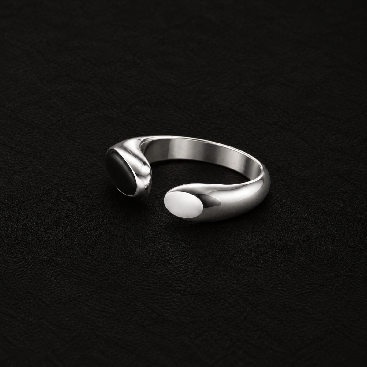 Front view of the Umbra Oval Signet Ring showing the full face