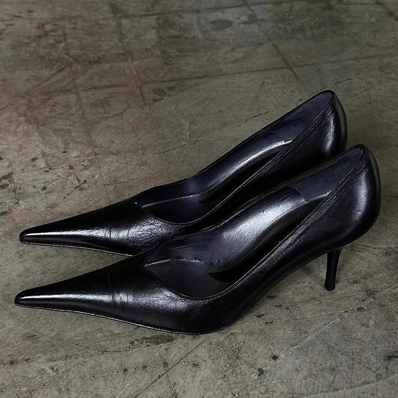 Violetta kitten heels — pointed toe, low heel, fully lined